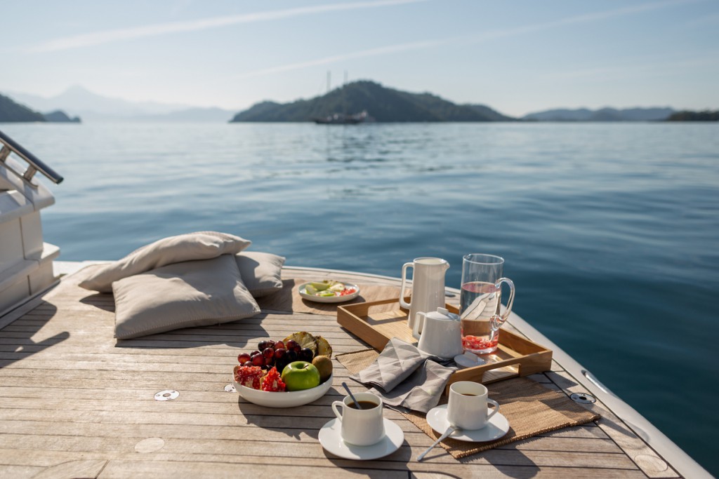 Breakfast on Motor Yacht Quick and Delicious Boat Meals